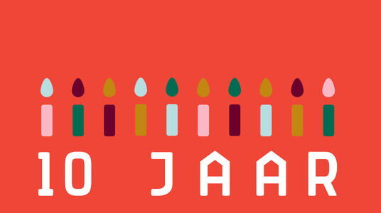 10 jaar Gravenhof in rood grafisch ontwerp